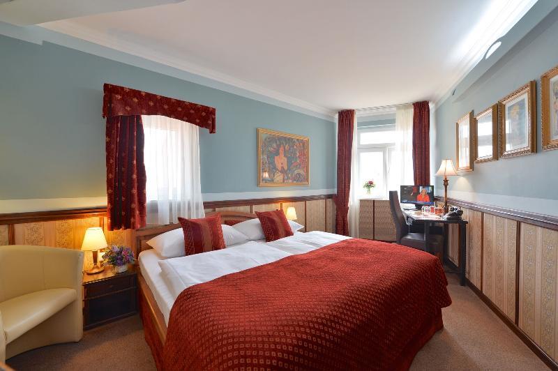 Hotel Hastal Prague Old Town Екстериор снимка